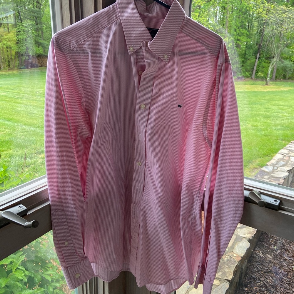 Vv button down